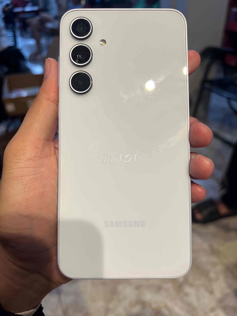Samsung Galaxy A35 256GB Trắng 8GB. Mua bán Điện thoại tại Quận Tân Phú Tp Hồ Chí Minh được đăng bởi Tony Chung hình 1