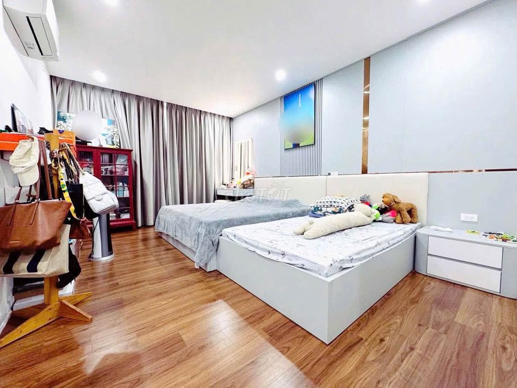 Продается квартира Vinaconex 289A в Хуат-Дуй Тиене, Кау Гиай, 150 м2, 3 спальни