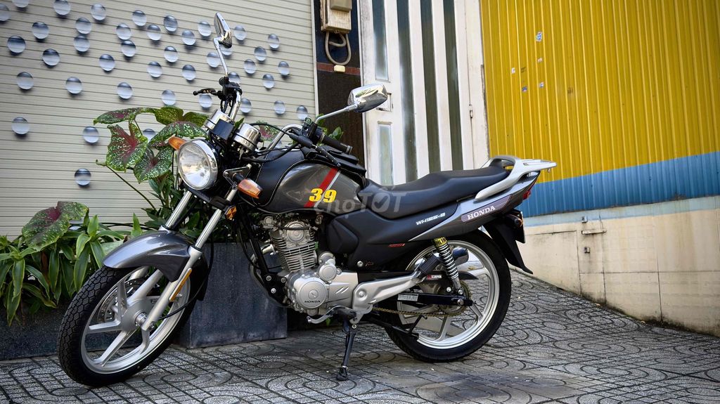 Honda 125 classic còn đẹp. Mua bán Xe máy tại Quận Bình Tân Tp Hồ Chí Minh được đăng bởi Vinh Nguyen hình 6