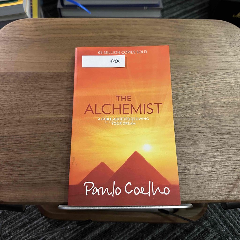 Sách Tiểu thuyết The Alchemist Còn mới. Mua bán Sách tại Quận 3 Tp Hồ Chí Minh được đăng bởi Nhật Toàn hình 1
