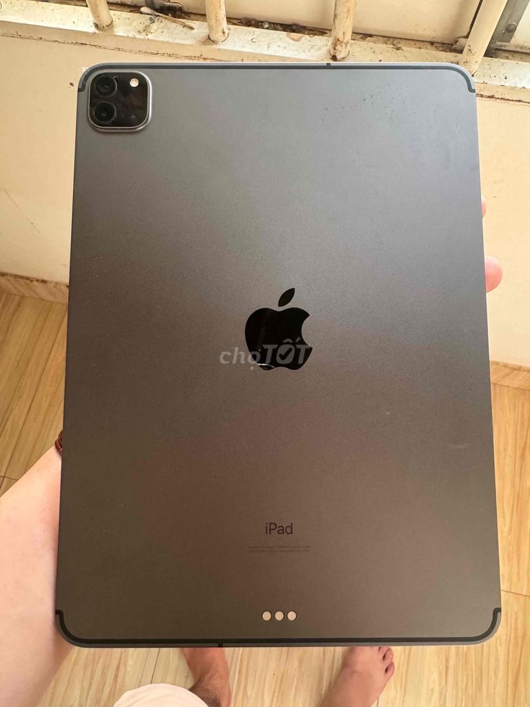 Apple iPad Pro 2020 128GB Xám. Mua bán Máy tính bảng tại Thành phố Long Khánh Đồng Nai được đăng bởi P. A. Tuấn hình 1