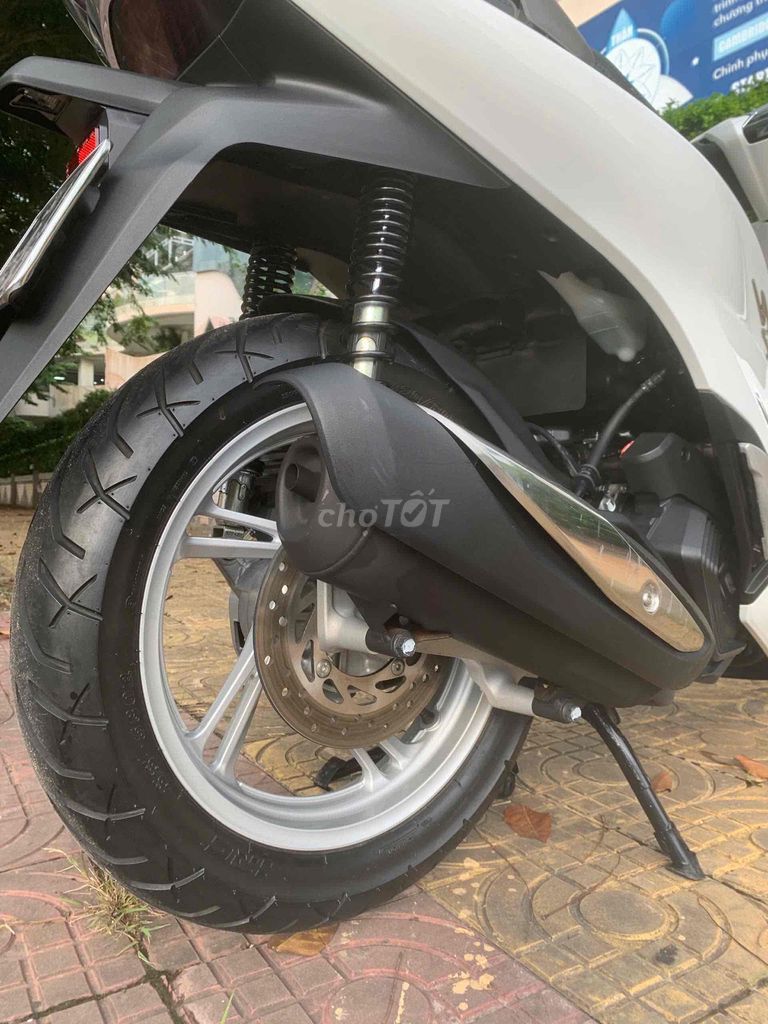 Honda SH 125i 2021 Trắng 5.000km. Mua bán Xe máy tại Thành phố Sa Đéc Đồng Tháp được đăng bởi DUY CƯỜNG hình 8