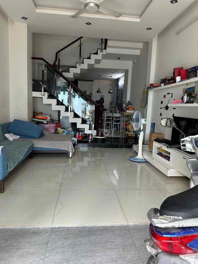 Rent · 4 bd · 58 м² · Thành phố Thủ Đức, ул. Đường 102