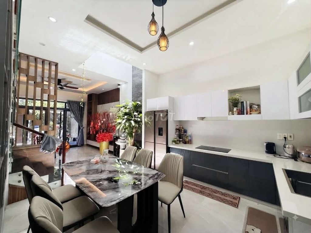 BÁN GẤP NHÀ 2 TẦNG – THANH LƯƠNG 18, HÒA XUÂN
 3PN 3WC