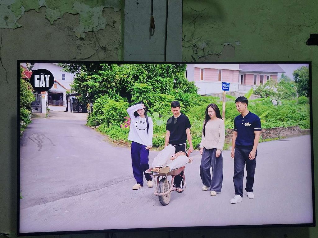 Smartivi samsung 50inh 4k tràn viền 2021 new 96%. Mua bán Tivi, Âm thanh tại Huyện Thanh Trì Hà Nội được đăng bởi a hùng hình 4