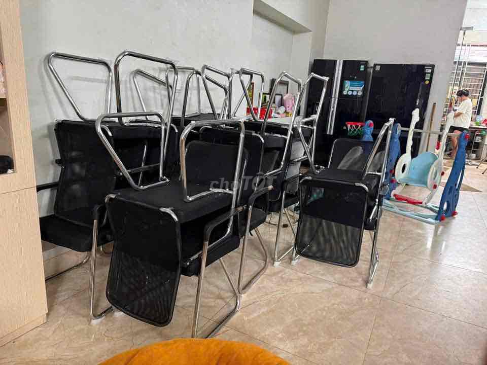 Ghế văn phòng lưới kim loại đen bạc. Mua bán Đồ dùng văn phòng tại Quận Bắc Từ Liêm Hà Nội được đăng bởi lê vy hình 1