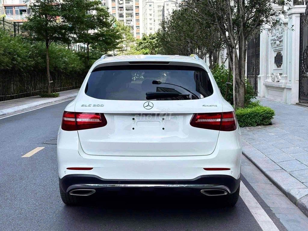 Mercedes Benz GLC Class 2017 300 - 99999 km. Mua bán Ô tô tại Thành phố Thủ Đức Tp Hồ Chí Minh được đăng bởi Rinz hình 2