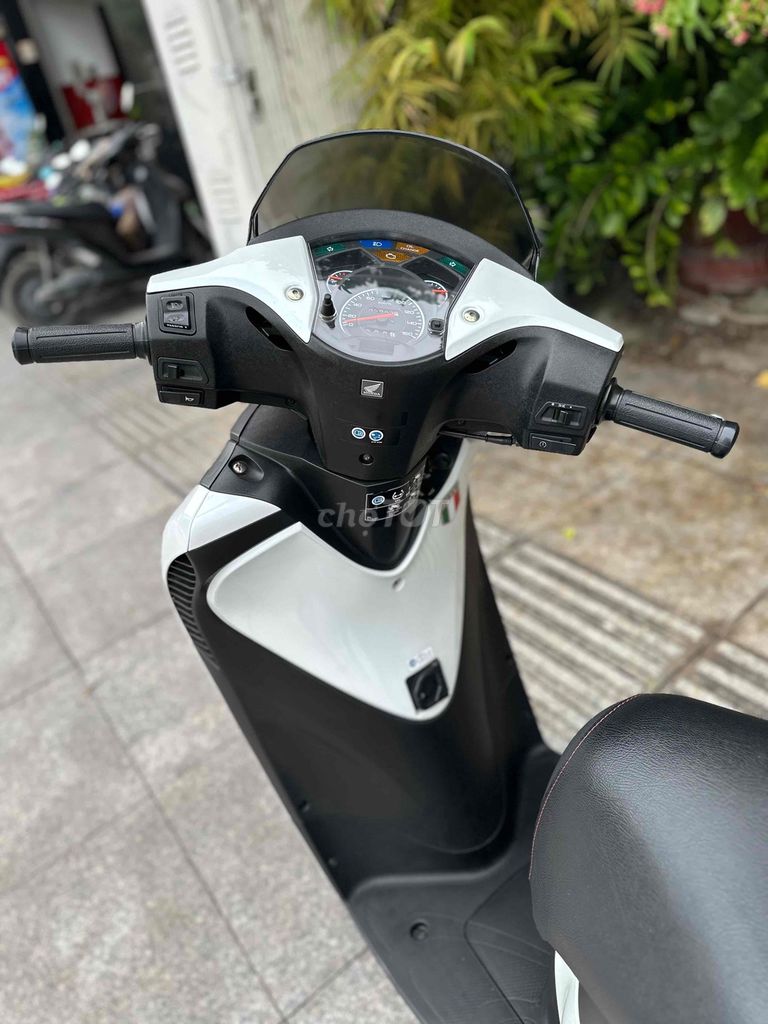 sh 150i nhập 3 cục 2010 trắng sporty zin chưa rot. Mua bán Xe máy tại Quận Tân Phú Tp Hồ Chí Minh được đăng bởi VÕ MINH HẬU hình 4