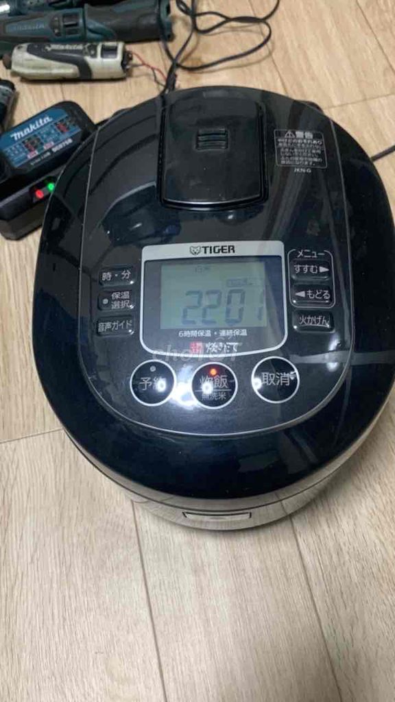 Nồi cơm điện Tiger 1.0L Đen. Mua bán Bếp, lò, đồ điện nhà bếp tại Thành phố Qui Nhơn Bình Định được đăng bởi nguyen thuy my duyen hình 1