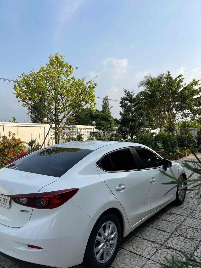 Mazda 3 2016 1.5 AT Sedan - 65000 km