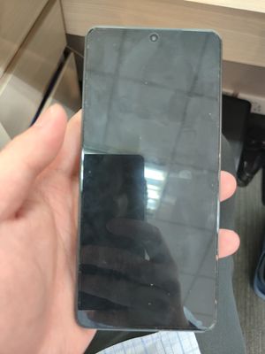 Cần bán Iqoo Z9 Turbo màu đen 12/256. Mua bán Điện thoại tại Quận Hoàn Kiếm Hà Nội được đăng bởi Xuân Thanh