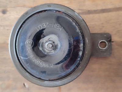 Kèn Spacy tháo xe nguyên zin. Mua bán Phụ tùng xe tại Thành phố Thủ Đức Tp Hồ Chí Minh được đăng bởi Thanh