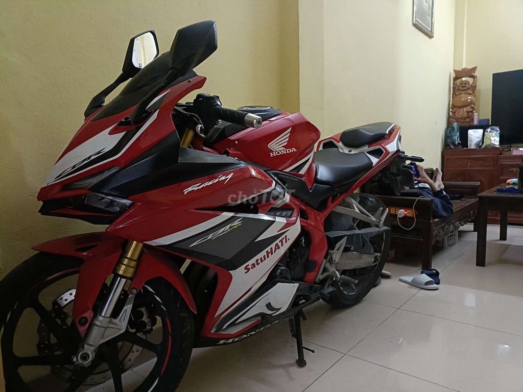 Honda CBR 250RR 2019 Đỏ 20.000 km. Mua bán Xe máy tại Quận Hoàng Mai Hà Nội được đăng bởi Anh Dũng hình 2