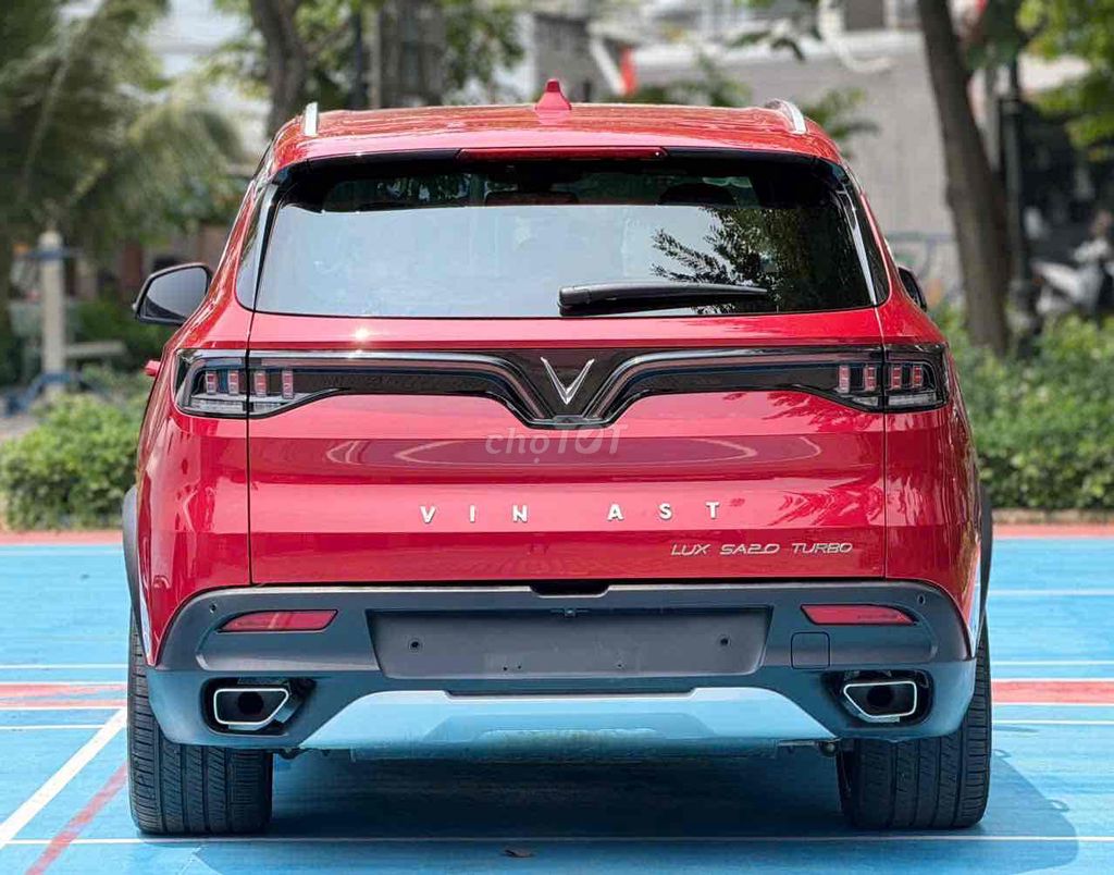 VinFast Lux SA 2.0 Турбо Премиум 2019 Красный 7-местный
