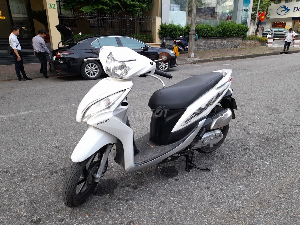 Gia đình cần bán xe Honda Vision bks hanoi 2014 má. Mua bán Xe máy tại Quận Hai Bà Trưng Hà Nội được đăng bởi phuong nhung hình 3