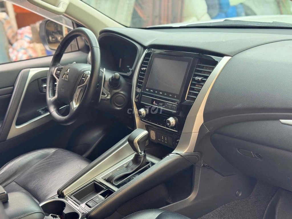 Mitsubishi Pajero Sport 2023 4x2 AT Premium Trắng. Mua bán Ô tô tại Quận Bình Tân Tp Hồ Chí Minh được đăng bởi Thanh Nhã Xe Lướt Sài Gòn hình 6