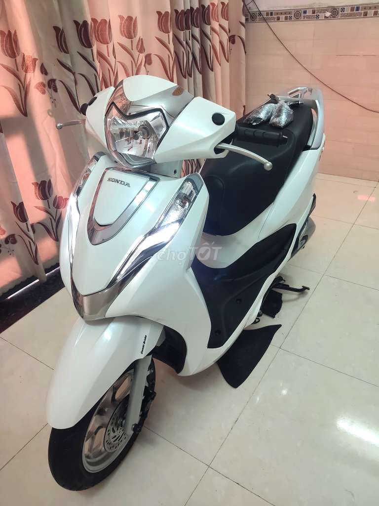 LEAD 4val chínhchủ 2024 đi đúng 2600km mới 99,9%. Mua bán Xe máy tại Quận Gò Vấp Tp Hồ Chí Minh được đăng bởi Mr Lam hình 4