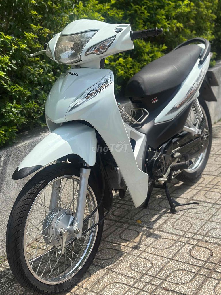 Honda Wave Alpha 2018 Trắng đen bạc zin mới 80% 9c. Mua bán Xe máy tại Thành phố Thủ Đức Tp Hồ Chí Minh được đăng bởi Xe Máy Sơn Thủ Đức hình 1