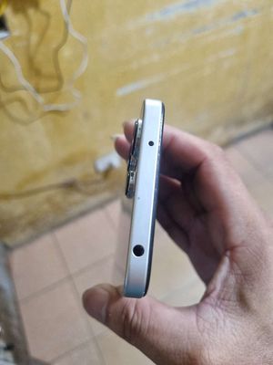 Realme 12, 128GB Màu Bạc, Đã Sử Dụng. Mua bán Điện thoại tại Huyện Thanh Trì Hà Nội được đăng bởi Vanchin Vanchin