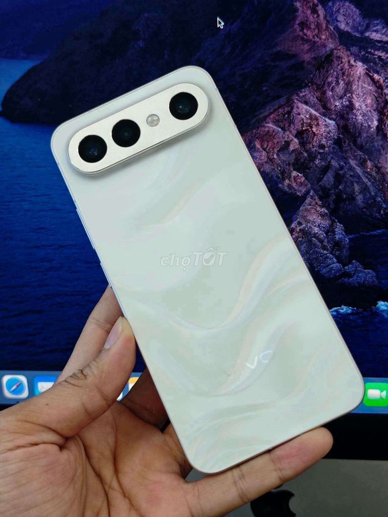 Vivo S50 Pro mini 256GB nhỏ gọn giá rẻ đây ạ. Mua bán Điện thoại tại Quận Hải Châu Đà Nẵng được đăng bởi Nguyễn Hưng hình 1
