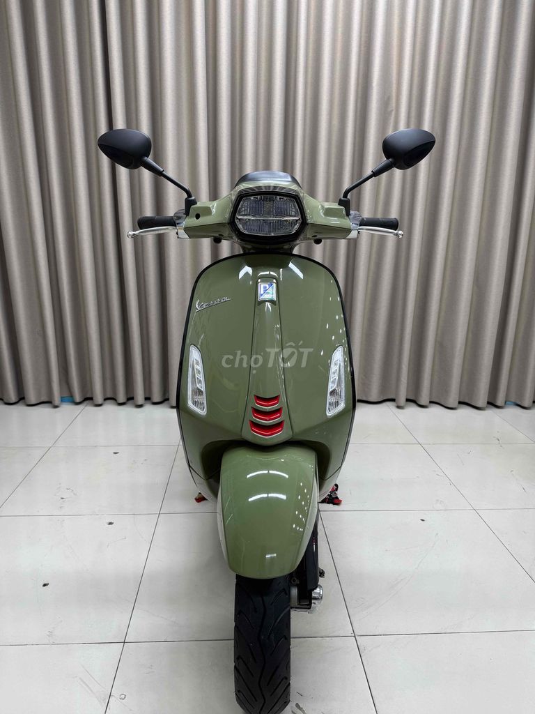 Vespa 125 siêu lướt vài ngàn km đẹp như bức tranh. Mua bán Xe máy tại Quận Thanh Khê Đà Nẵng được đăng bởi THẾ MẪN CHUYÊN XE LƯỚT CÓ BÁN TRẢ GÓP  hình 2