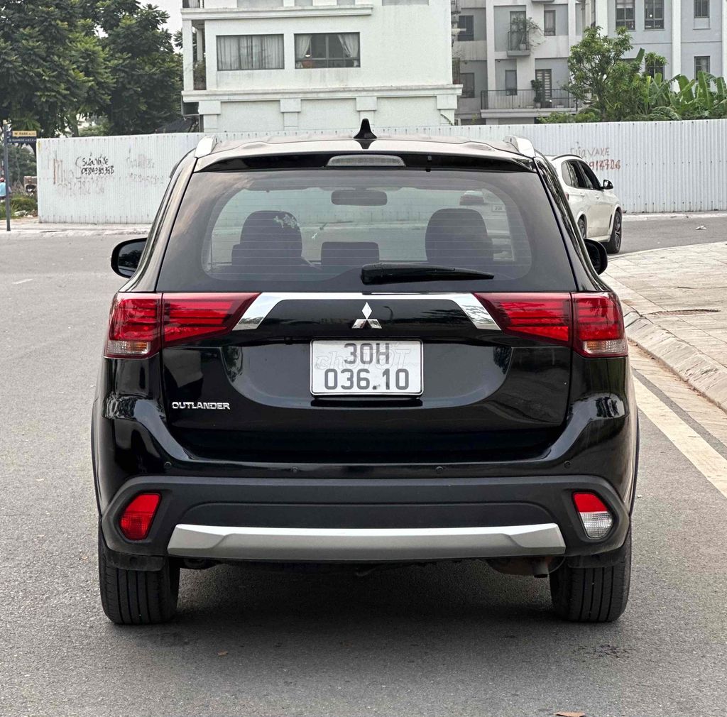 Mitsubishi Outlander 2019 2.0 CVT -. Mua bán Ô tô tại Quận Cầu Giấy Hà Nội được đăng bởi Đức Lợi Auto hình 4