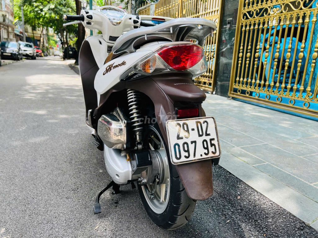 HONDA SH MODE 125 TRẮNG NÂU NGUYÊN BẢN BIỂN 29. Mua bán Xe máy tại Quận Nam Từ Liêm Hà Nội được đăng bởi TRÍ KIÊN hình 2
