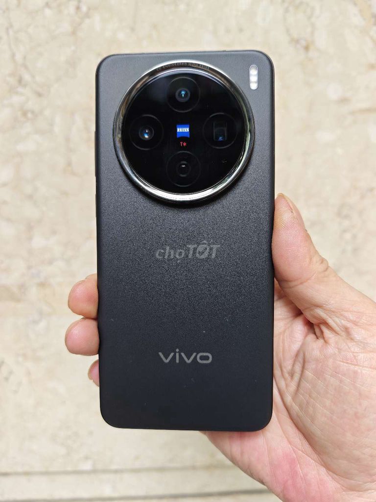 Vivo X200 12/256 quốc tế 99,5%. Mua bán Điện thoại tại Quận Hoàng Mai Hà Nội được đăng bởi LongHung Mobile hình 1