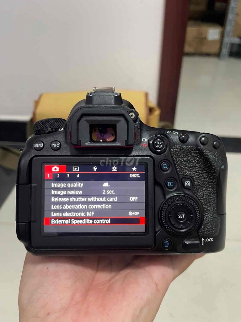 Máy ảnh Canon 6D2. Mua bán Máy ảnh, Máy quay tại Quận Bình Thạnh Tp Hồ Chí Minh được đăng bởi Hương Thanh hình 1