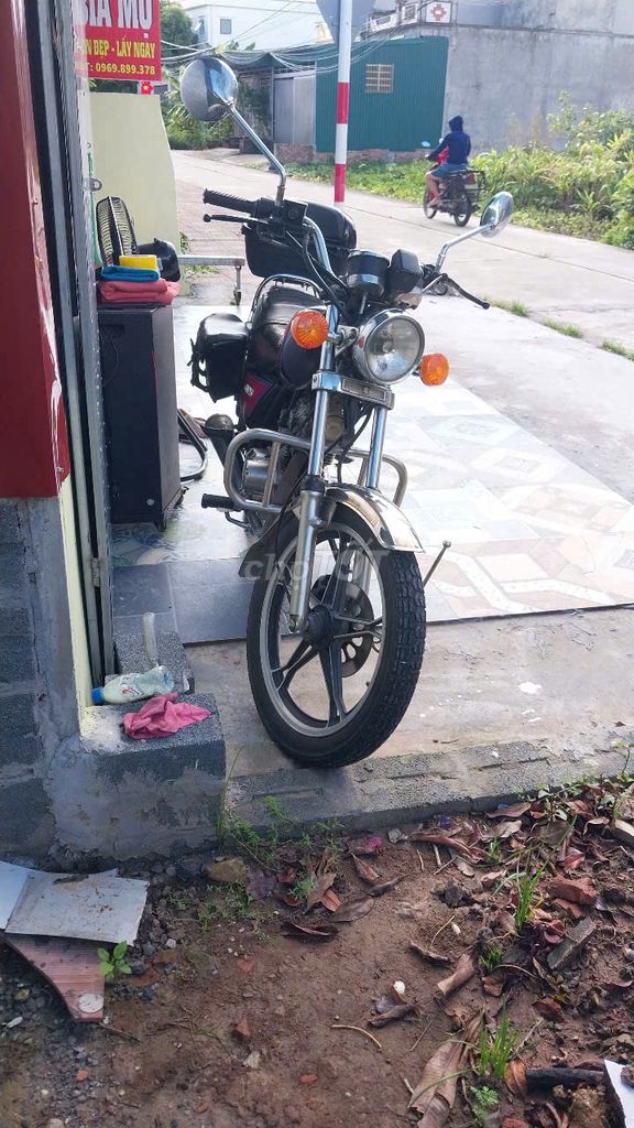 Xe nam Suzuki 125 nhật bản đăng ký 1997 màu đen. Mua bán Xe máy tại Thành phố Thái Bình Thái Bình được đăng bởi Nguyen  minh  hung hình 1