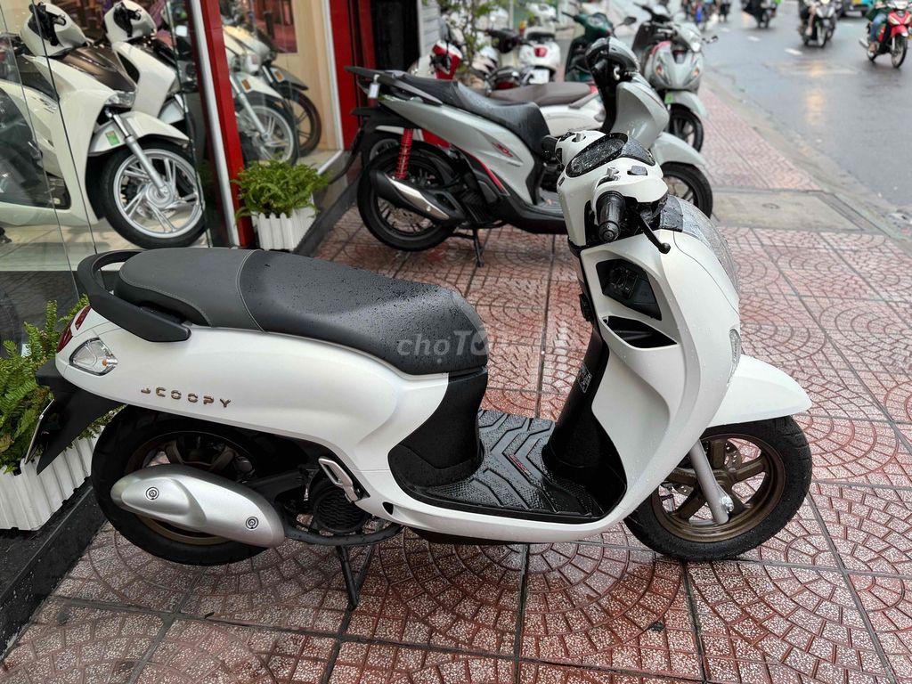 Honda Scoopy 2025 белый 2000км