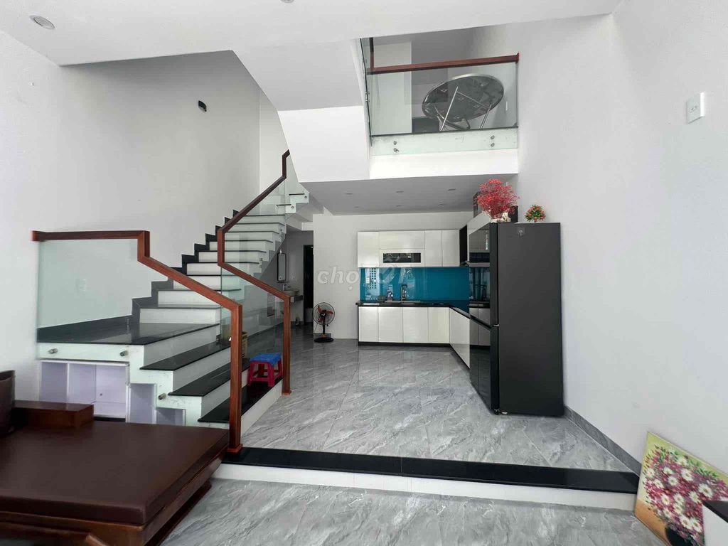 Furnished 3-storey house with car yard in Nam Hòa Xuân — photo 2