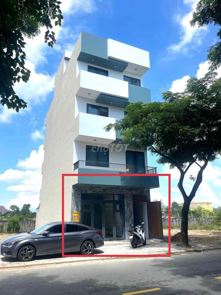 Cho thuê mặt bằng trên dãy Shophouse FPT