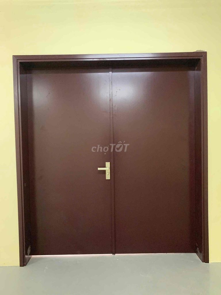 Cửa gỗ công nghiệp 2 cánh đều - SaiGonDoor