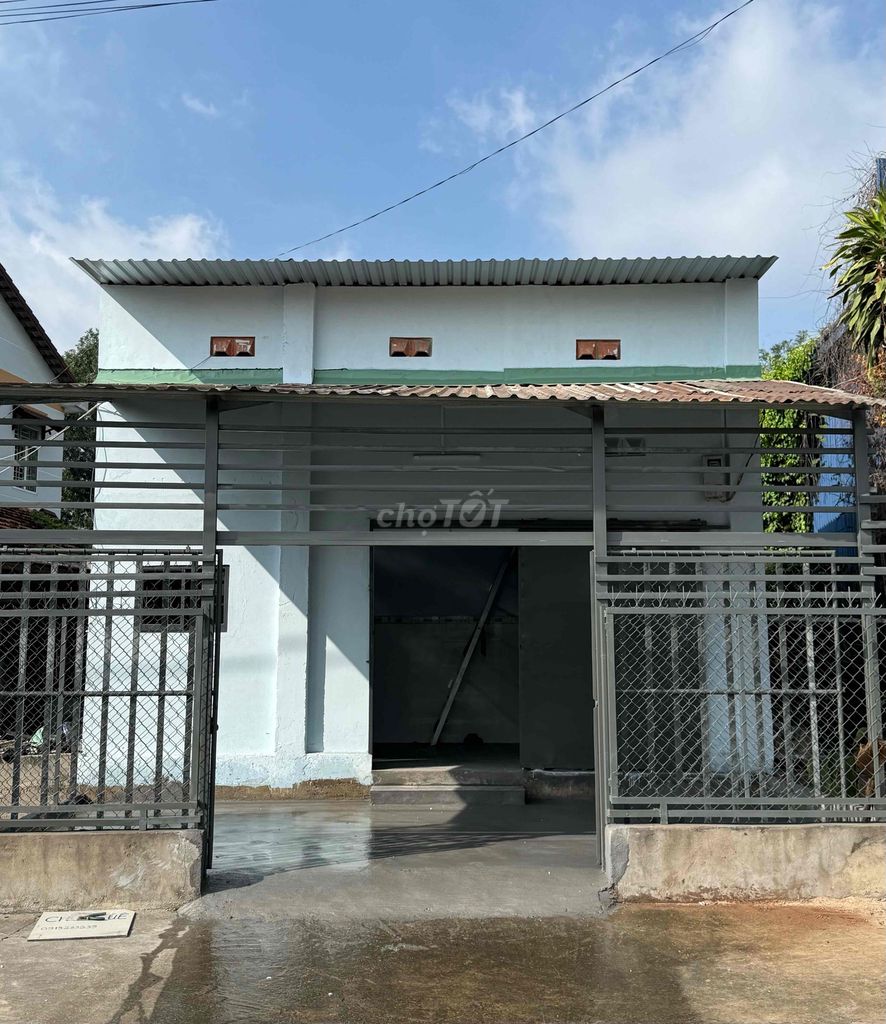 Kiot tại đường Bùi Thị Xuân (Mỹ Phước- Tân Vạn)