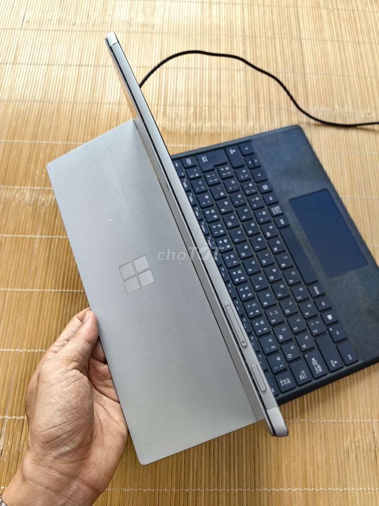 Xác Surface Pro 5 M3-7Y30 4G/128G. Mua bán Laptop tại Quận Hoàng Mai Hà Nội được đăng bởi Nguyễn Huynh hình 4