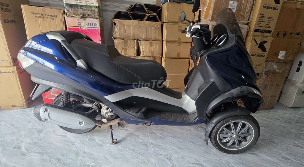Piaggio MP3 Темно-зеленый, 2 места