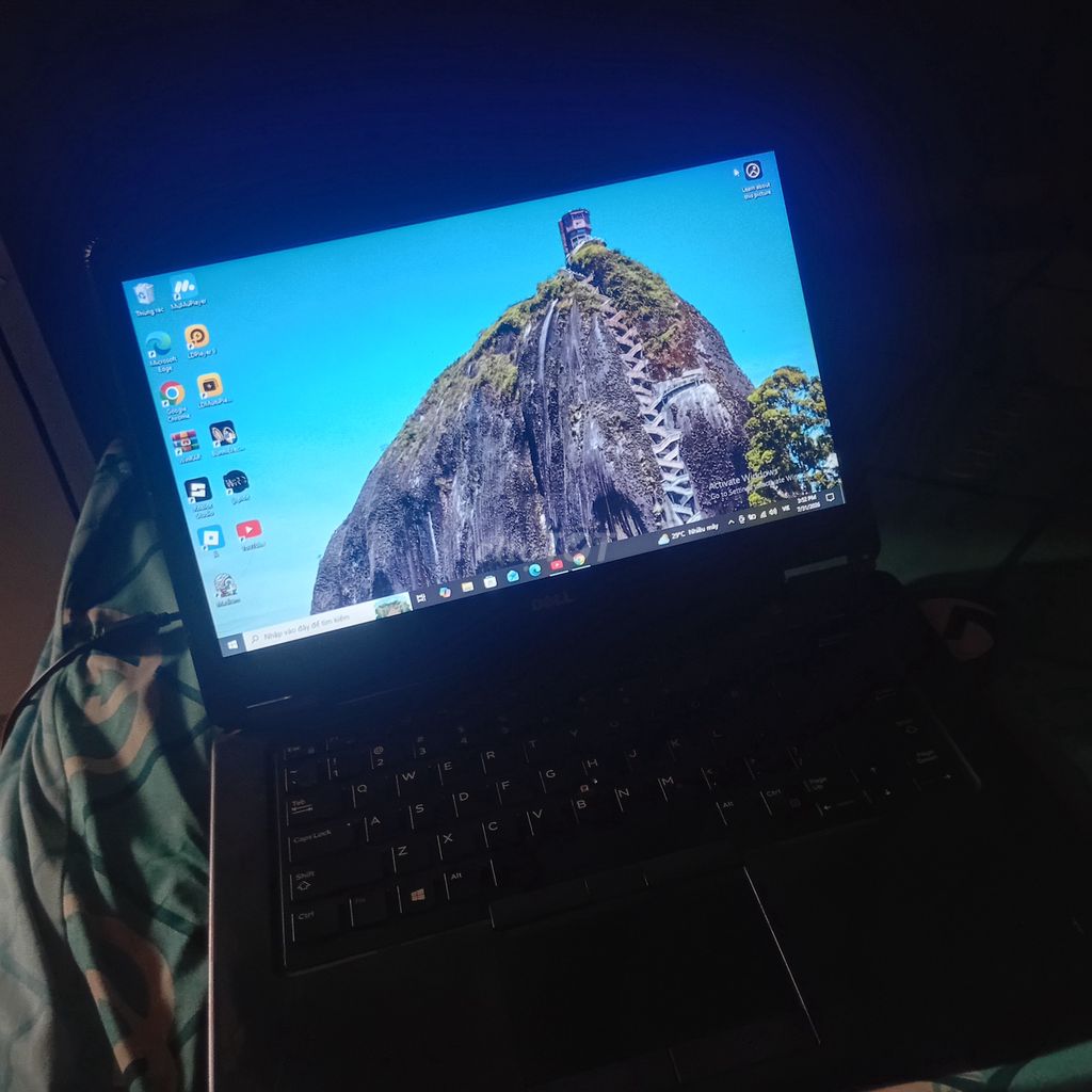Dell Latitude E7450 8GB/256GB Đen Like New. Mua bán Laptop tại Huyện Krông Nô Đắk Nông được đăng bởi Thắm Nguyễn thị hình 1