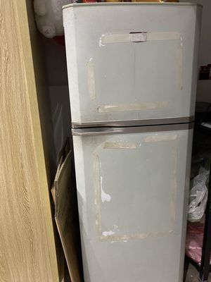 Tủ lạnh toshiba cần pass gấp khu vực q4.