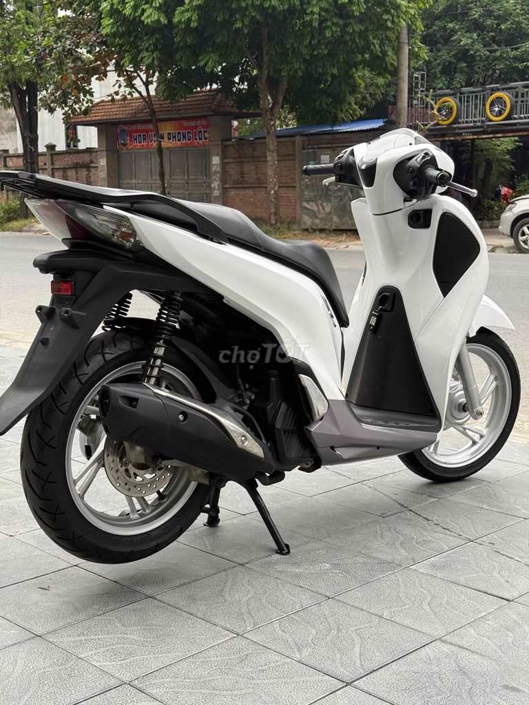 Bạch công tử Sh 2018 hồ sơ sẵn về bấm biển mới. Mua bán Xe máy tại Thành phố Nam Định Nam Định được đăng bởi Bảo Nhi Trần hình 6