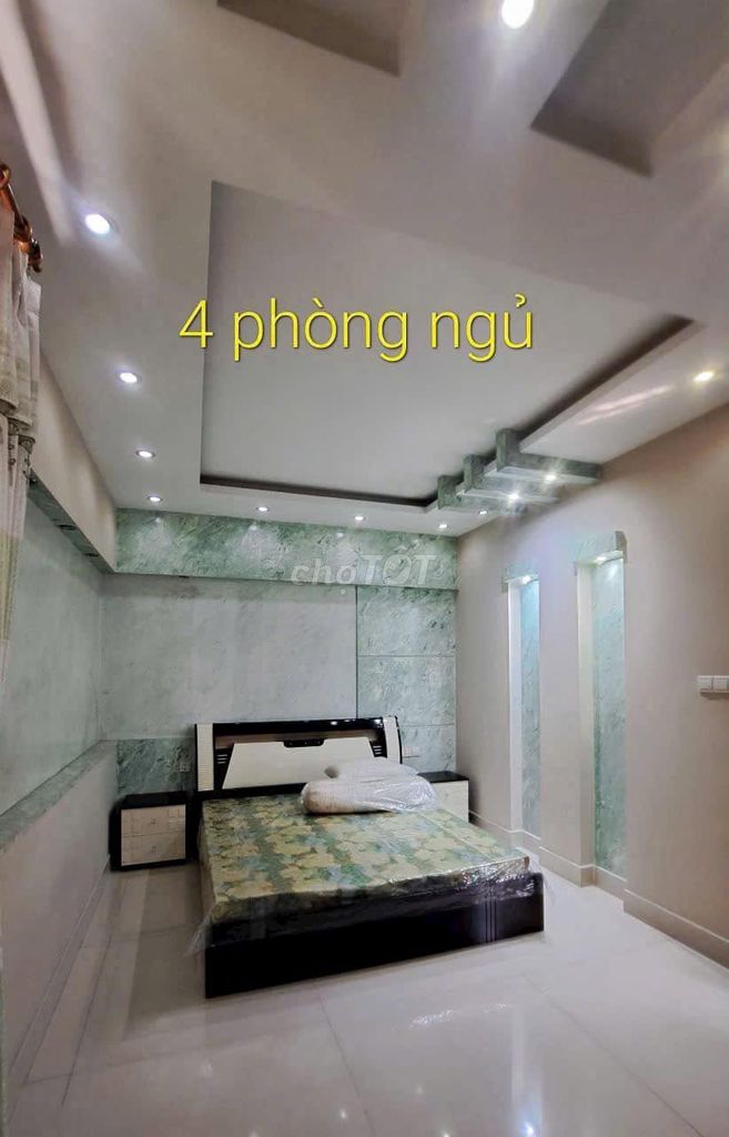 Вилла в районе Тен Лыа рядом с Aeon Mall Binh Tan, 10x22 м, 4 спальни, парк