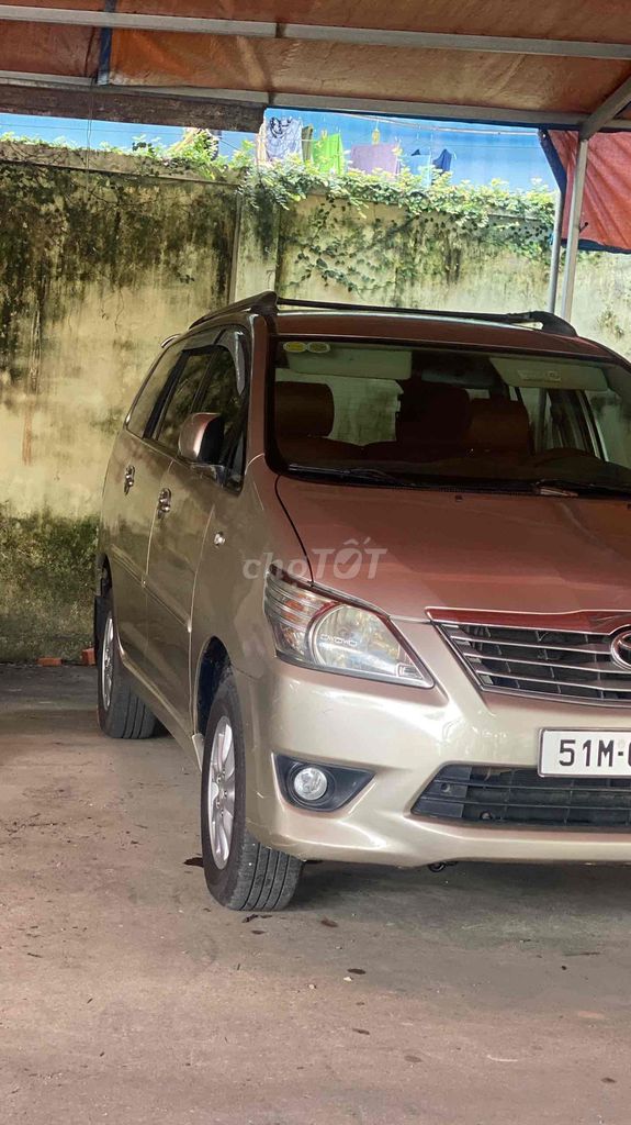 Toyota Innova 2013 2.0E - 195026 km. Mua bán Ô tô tại Thành phố Thủ Đức Tp Hồ Chí Minh được đăng bởi Anh rực  hình 4