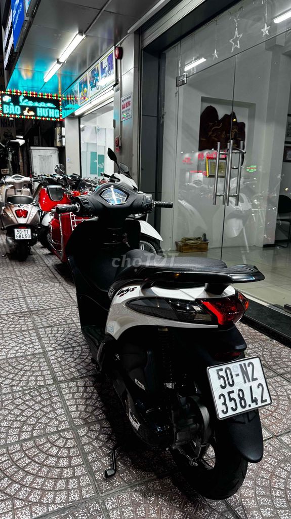 Libety Trắng Đen Spot 2022 ngay chủ công chứng. Mua bán Xe máy tại Quận Phú Nhuận Tp Hồ Chí Minh được đăng bởi VESPA  PIAGGIO BẢO HƯNG Vespa cũ trả góp  hình 5