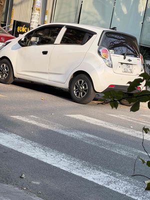 Chevrolet Spark Van Trắng Tự động