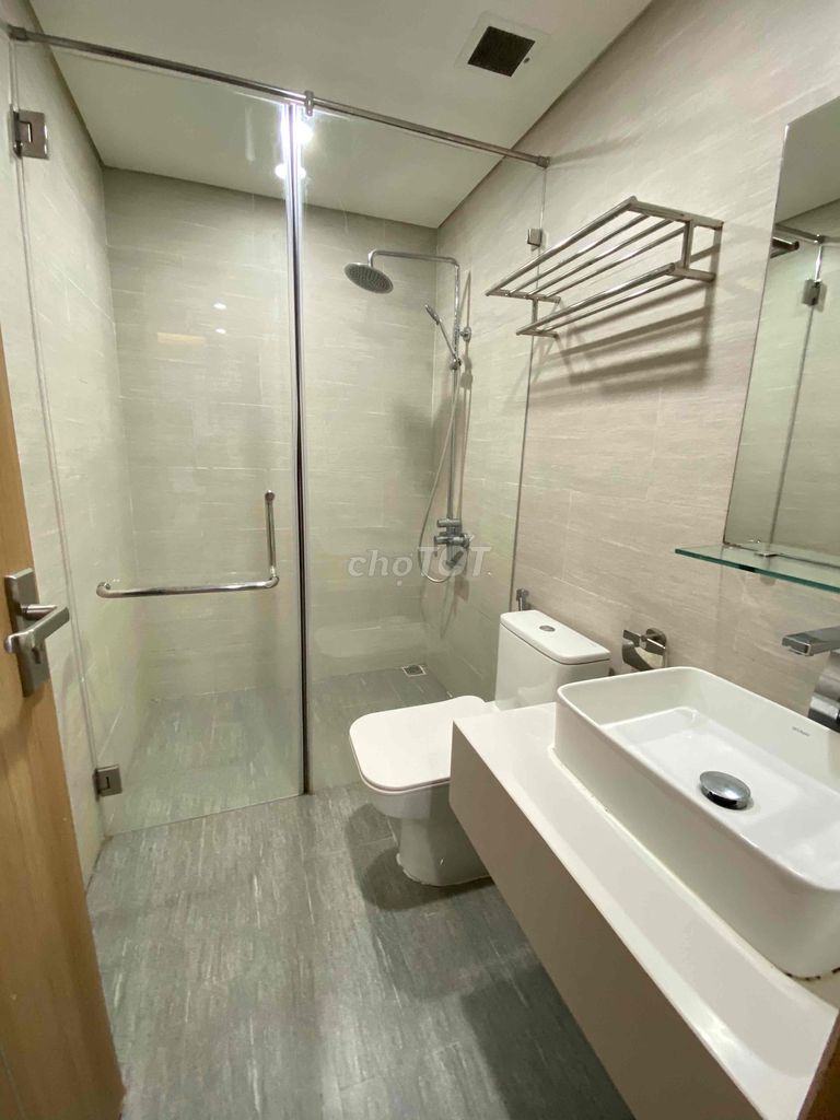 Corner 2-bedroom apartment in Fhome, city centre — photo 9