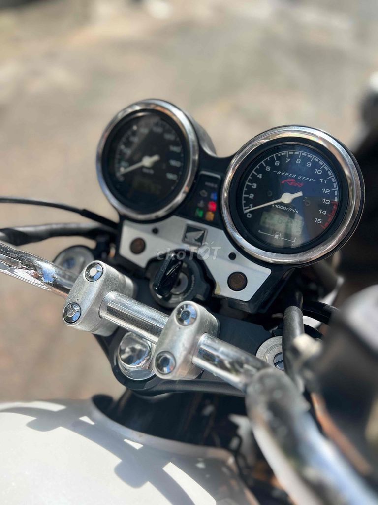 Honda CB400 Revo Fi 2008 Trắng. Mua bán Xe máy tại Quận Gò Vấp Tp Hồ Chí Minh được đăng bởi Minh Tùng hình 6