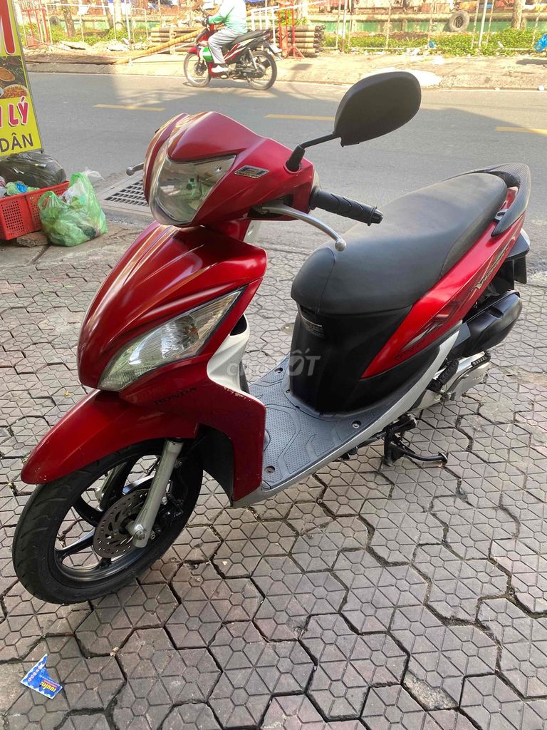Honda Vision màu Đỏ. Mua bán Xe máy tại Quận 7 Tp Hồ Chí Minh được đăng bởi thanh xuân hình 3