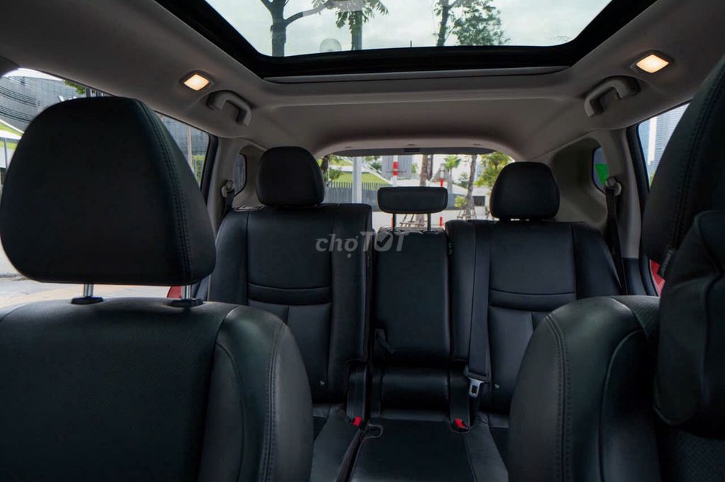 Nissan X-Trail Pre SV 2.5 2017 Красный