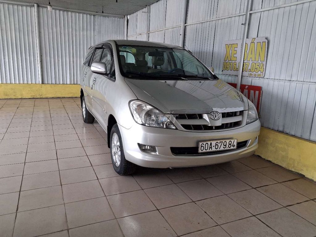 Toyota Innova 2008 G - 150000 km