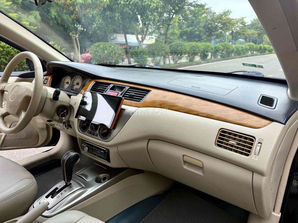 Mitsubishi Lancer 2005 Gala 2.0 AT - 138000 km. Mua bán Ô tô tại Quận Long Biên Hà Nội được đăng bởi Thế Anh hình 7